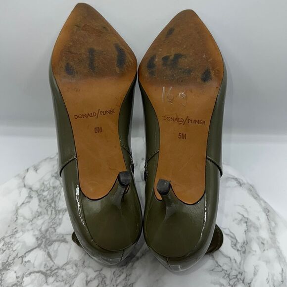 DONALD J PLINER Olive Green Patent Leather Feris Bootie-5M - Picture 7 of 7